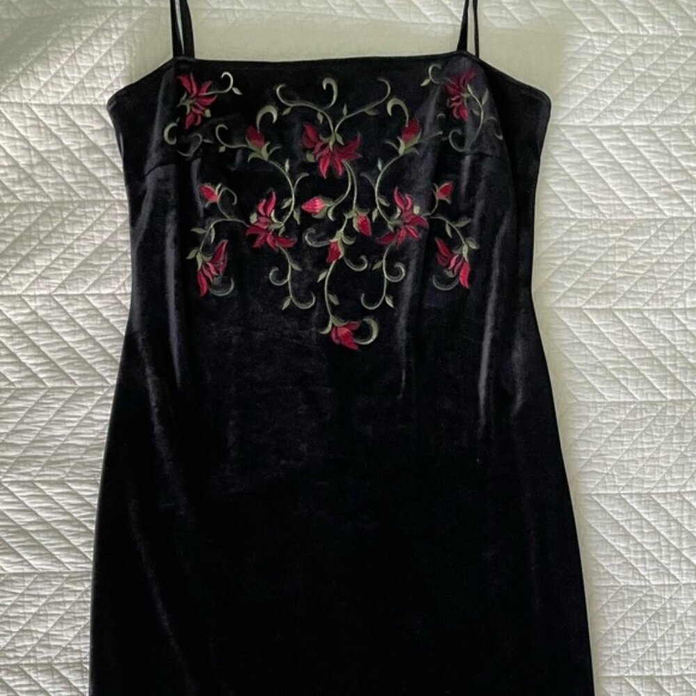 Plaza South Black Embroidered Maxi Dress - Picture 4 of 4